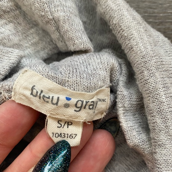 Neutral turtle neck - great for layering! thinner material, loose fit - Picture 3 of 5